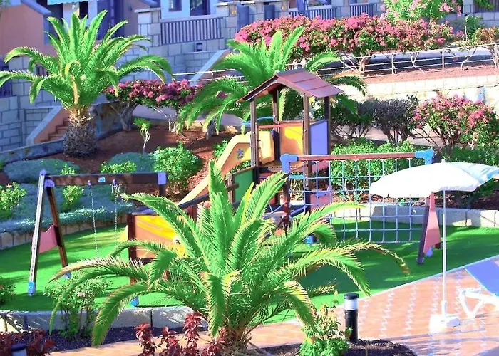 Luxury In La Caleta!